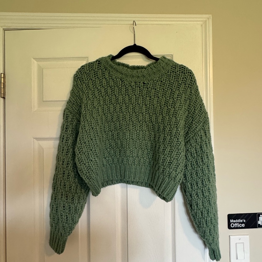 Universal Thread Green Sweater